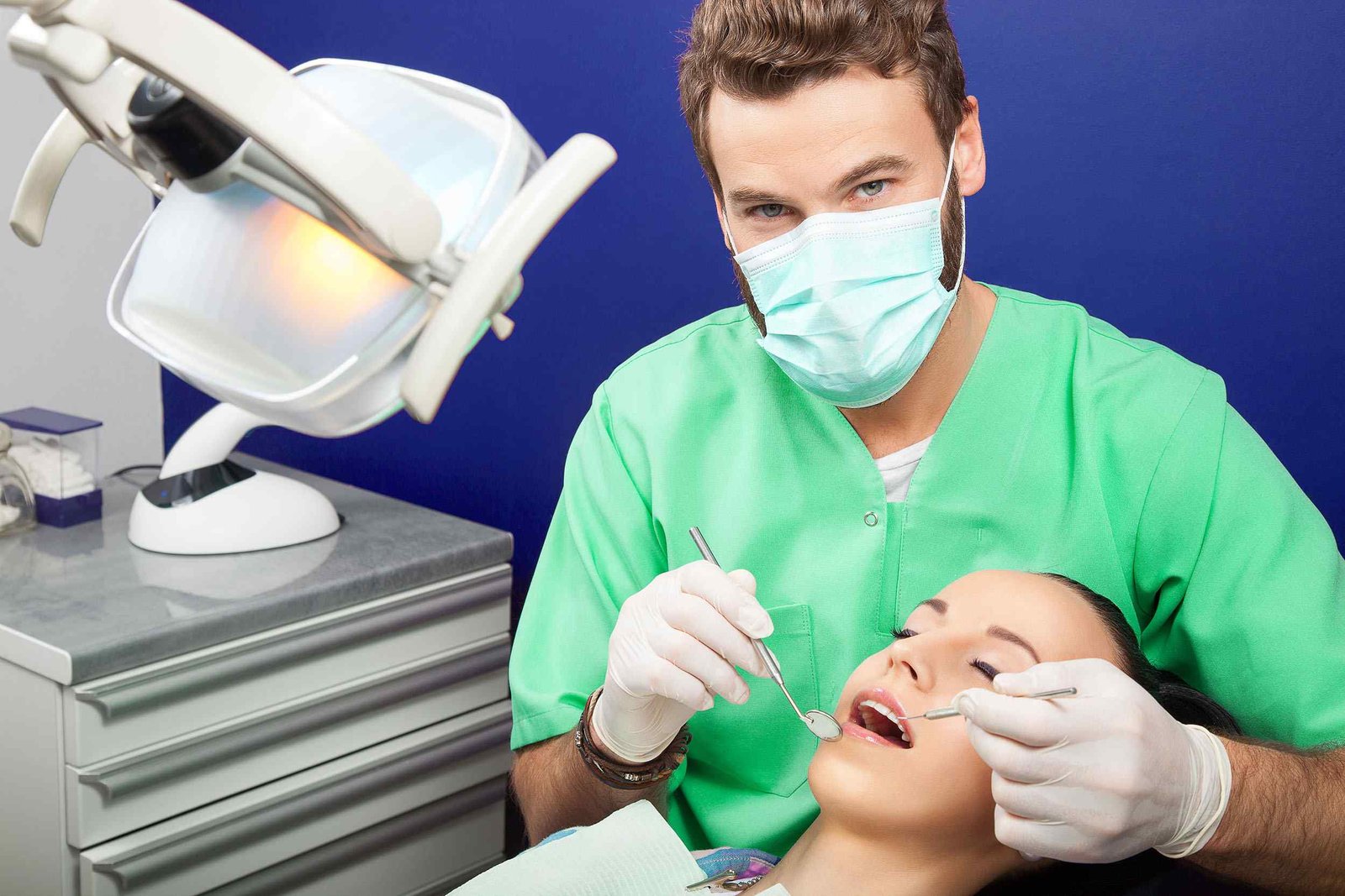 https://aljomanclinics.com/wp-content/uploads/2020/02/img-testimonials.jpg
